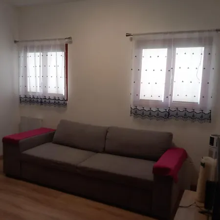 12 Mins Walk To Sanctuary Διαμέρισμα Λούρδη