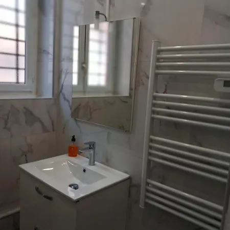 12 Mins Walk To Sanctuary Appartement