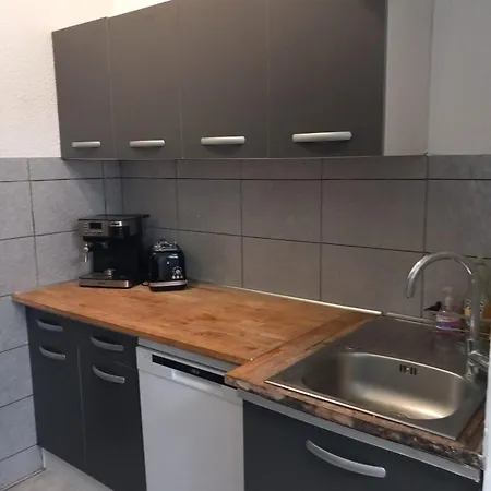 Daire 12 Mins Walk To Sanctuary *